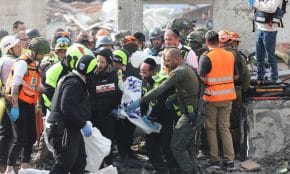 Gelbėtojai: per Irano raketų smūgį Izraeliui žuvo devyni žmonės. EPA-ELTA nuotr.