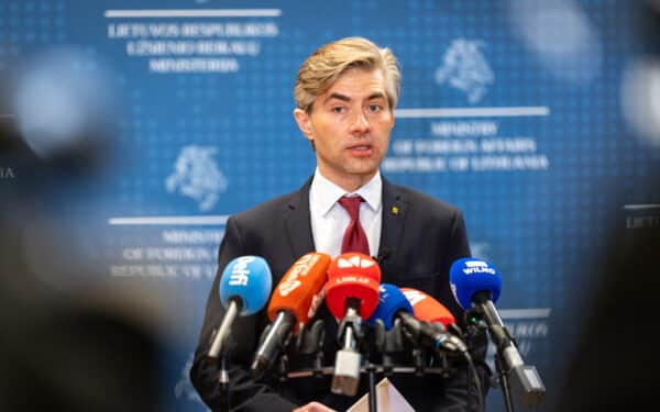 Budrys siunčia aiškų signalą: 5 proc. gynybai tikslą NATO privalo pasiekti anksčiau