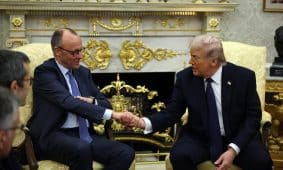 Trumpas Baltuosiuose rūmuose priėmė Merzą. EPA-ELTA