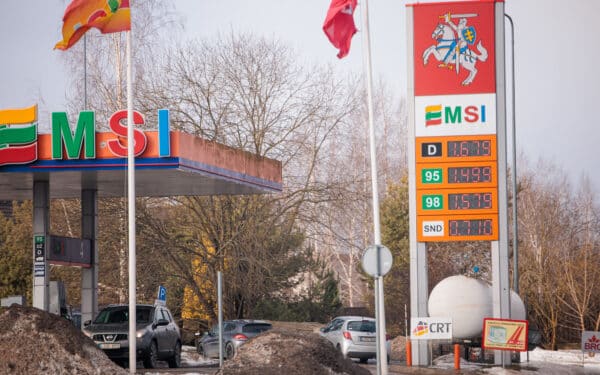 Akcizo mažinimas degalams – tik simbolinis? LB vadovas paaiškino, ko galime tikėtis
