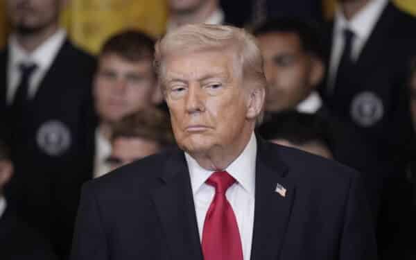 Trumpas: Putinas gali padėti Iranui, bet JAV taip pat remia Ukrainą