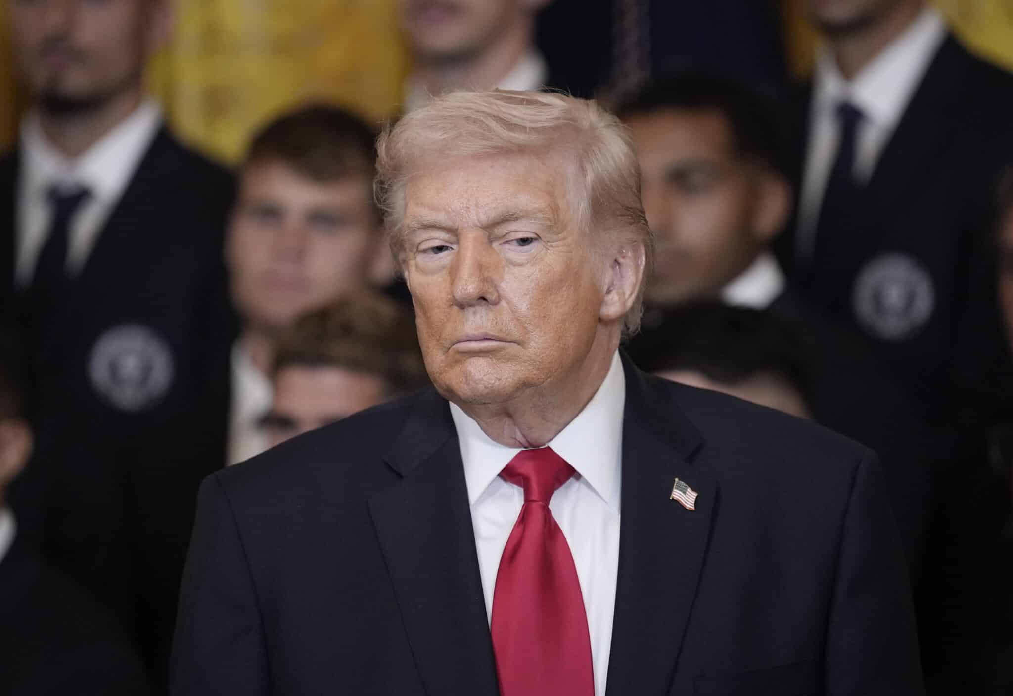 Trumpas: Putinas gali padėti Iranui, bet JAV taip pat remia Ukrainą