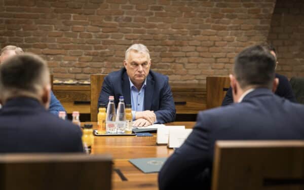 Europa turi planą išlaikyti Ukrainą, net jei Vengrija ir blokuos 90 mlrd. eurų paskolą