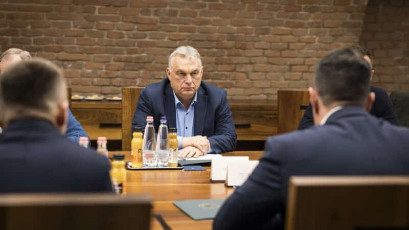 Europa turi planą išlaikyti Ukrainą, net jei Vengrija ir blokuos 90 mlrd. eurų paskolą
