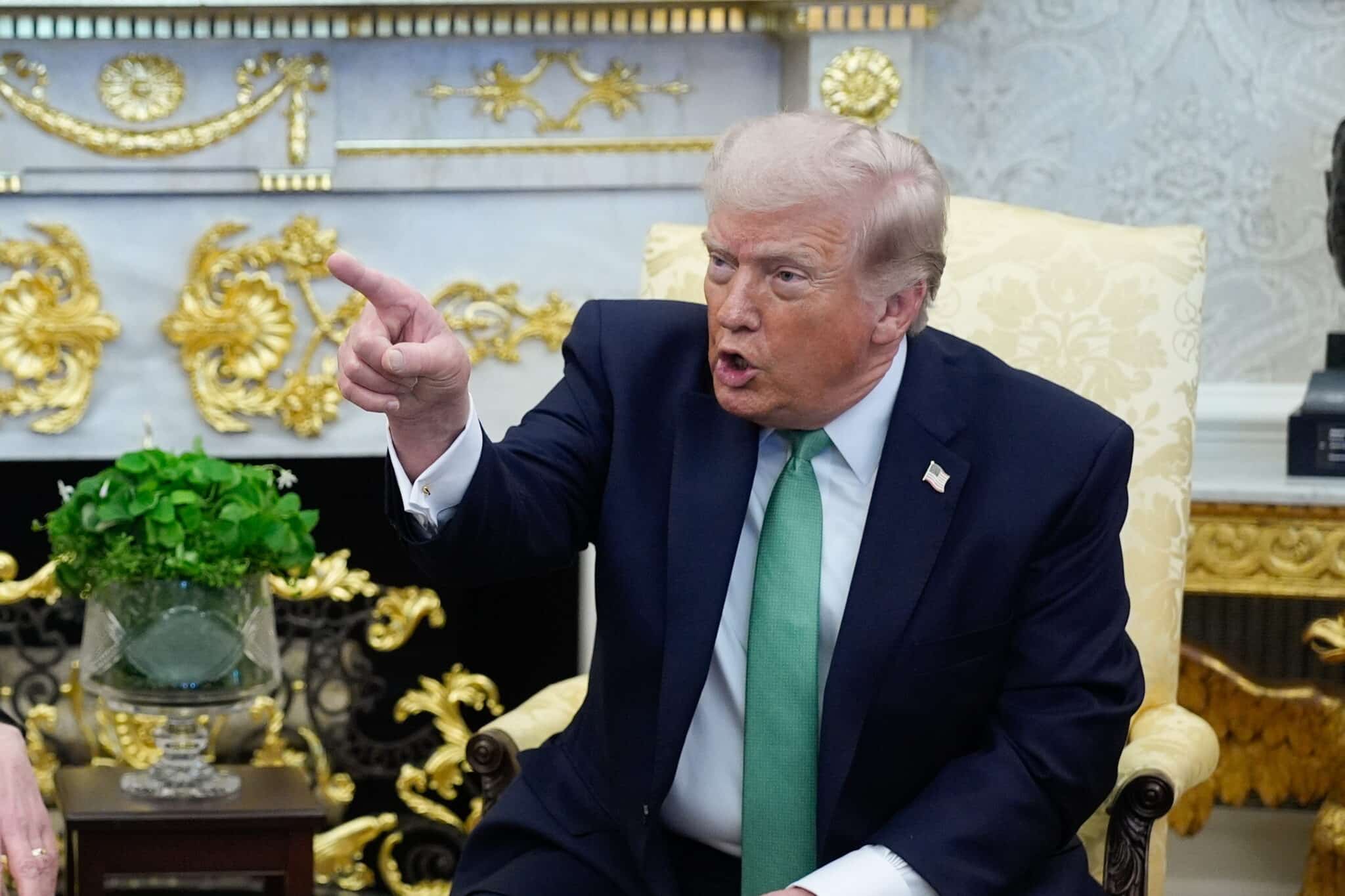 D. Trumpas grasina Iranui: galimi smūgiai visai energetikai, pasekmes pajus visas pasaulis