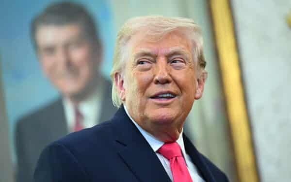 Karo eskalacija ant slenksčio: sąjungininkai spaudžia Trumpą nesustoti prieš Iraną