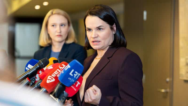 Cichanouskaja siunčia žinią Lietuvai: sankcijų atšaukimas reikštų daugiau grasinimų