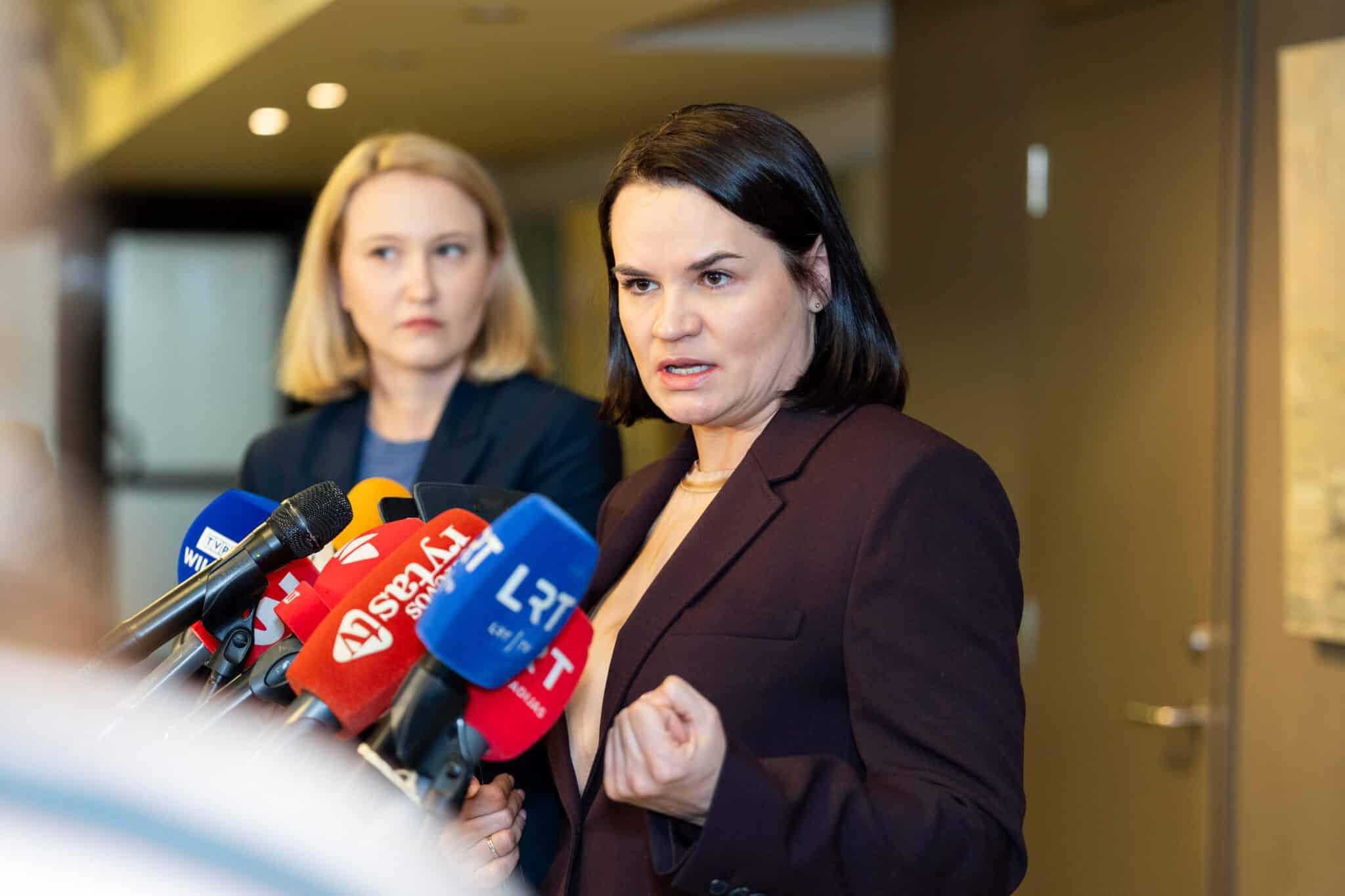 Cichanouskaja siunčia žinią Lietuvai: sankcijų atšaukimas reikštų daugiau grasinimų