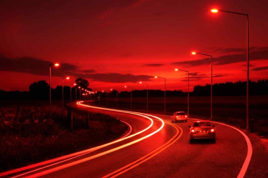 Netikėta idėja: raudonas apšvietimas gali pakeisti miestus visame pasaulyje