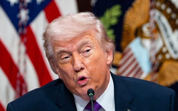 Trumpo dukterėčia: „Jis paskelbė karą Iranui, kad išgelbėtų pats save nuo pažeminimo”