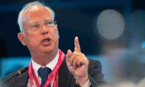 Kirilas Dmitrijevas.