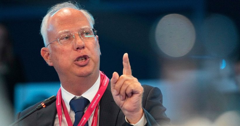 Kirilas Dmitrijevas.