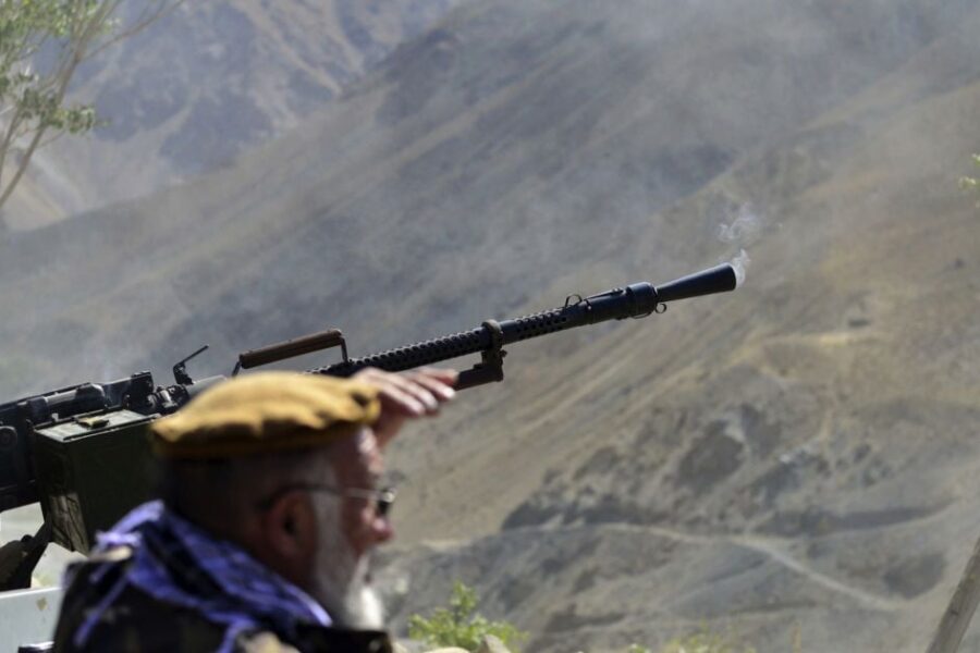 Talibanas pradėjo puolamąją operaciją prieš Pakistaną, abi pusės skelbia apie nuostolius