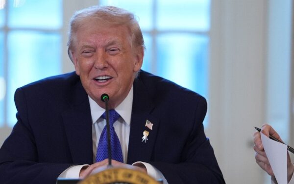 Po Trumpo pareiškimų naftos kaina krito iki 85 dolerių, kriptovaliutų rinka ūgtelėjo