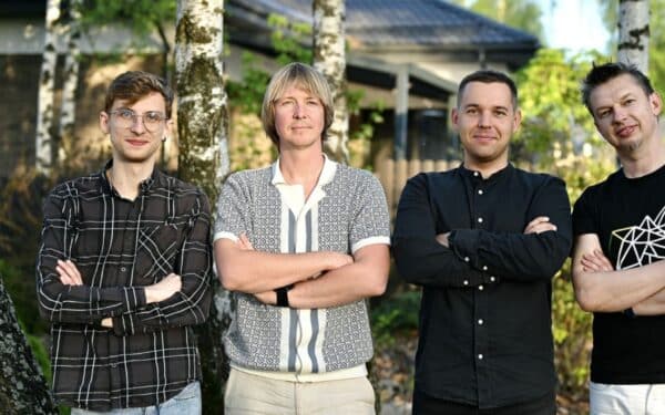 Vilniaus startuolis „WhiteBridge AI“ pritraukė 2,6 mln. eurų, tikrins žmones internete