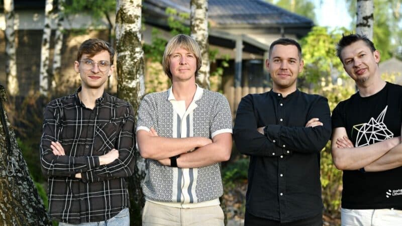 Vilniaus startuolis „WhiteBridge AI“ pritraukė 2,6 mln. eurų, tikrins žmones internete