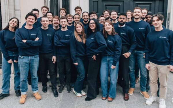 Kibernetinio saugumo startuolis „Escape“ pritraukė milijonus DI agentams kurti