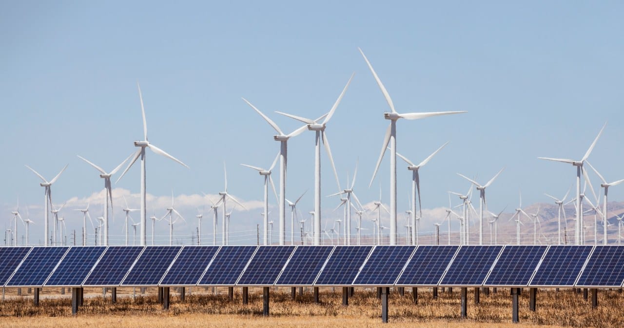 JAV atsinaujinanti energetika pirmą kartą aplenkė dujines elektrines