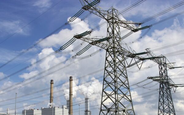 Pavojingas signalas: elektros paklausa kyla greičiau nei infrastruktūra spėja vytis