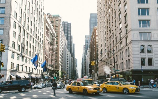 JAV ekonomika netikėtai pristojo: patikslinti BVP duomenys nuvylė labiau nei tikėtasi