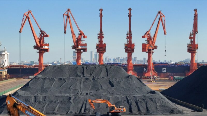 Azijos šalys grįžta prie anglies – SGD kainos pašoko 81 proc.