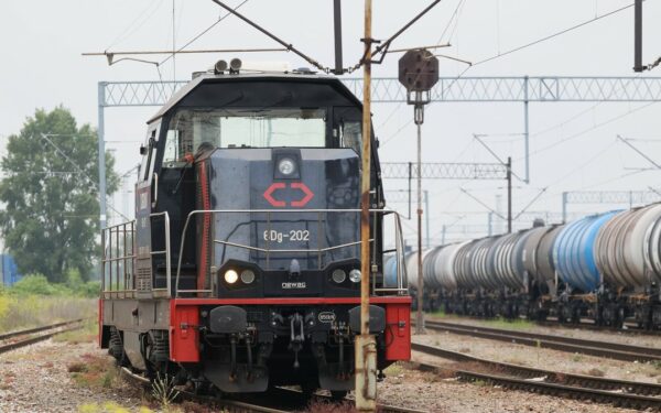 Netikėtas aljansas: PKP Cargo ir Pietų Korėjos įmonė planuoja projektą, pakeisiantį gynybos logistiką regione