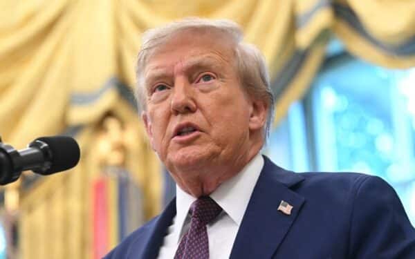 JAV ir toliau spaudžia Iraną: į sankcijų taikinį pateko ir Kinijos milžinė