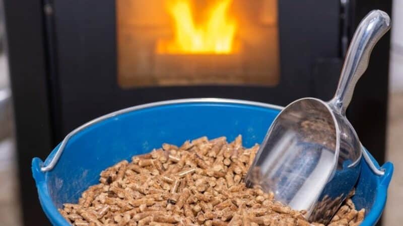 Namų šildymo kainų palyginimas: granulės brango 40 proc., siurbliai – 4 proc.