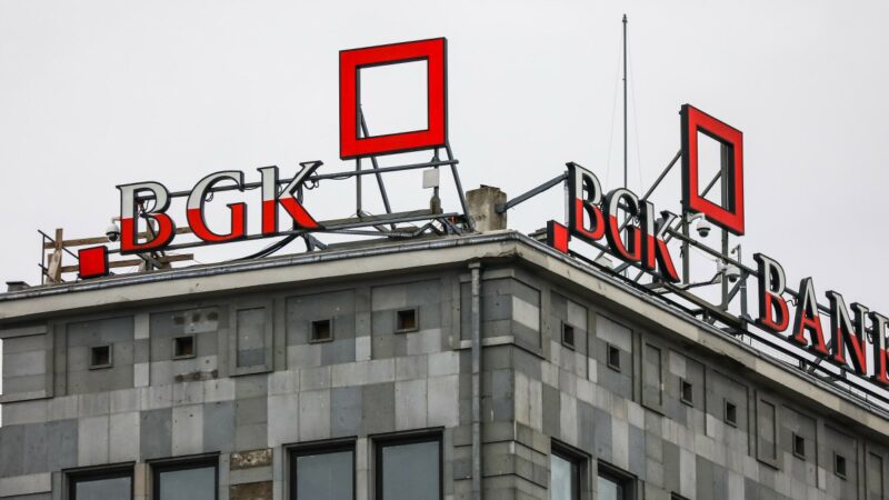 Milijardai gynybai ir energetikai: kaip keisis Lenkijos valstybinio banko įtaka?