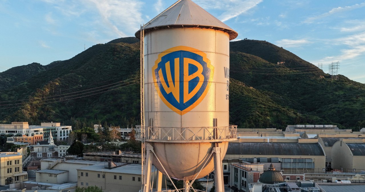 Vienas didžiausių sandorių: „Paramount Skydance“ perima „Warner Bros. Discovery“, kas laukia didžiųjų TV ir turinio platformų?
