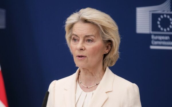 „Europos Komisija“ ruošia naują planą dėl kuro krizės: siūlo daugiau dirbti iš namų