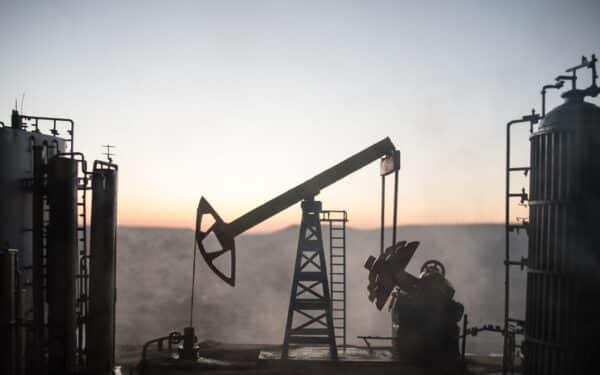 Įtampa pasiekė JAV: karas iškreipė naftos kainas, rinka ruošiasi blogiausiam scenarijui