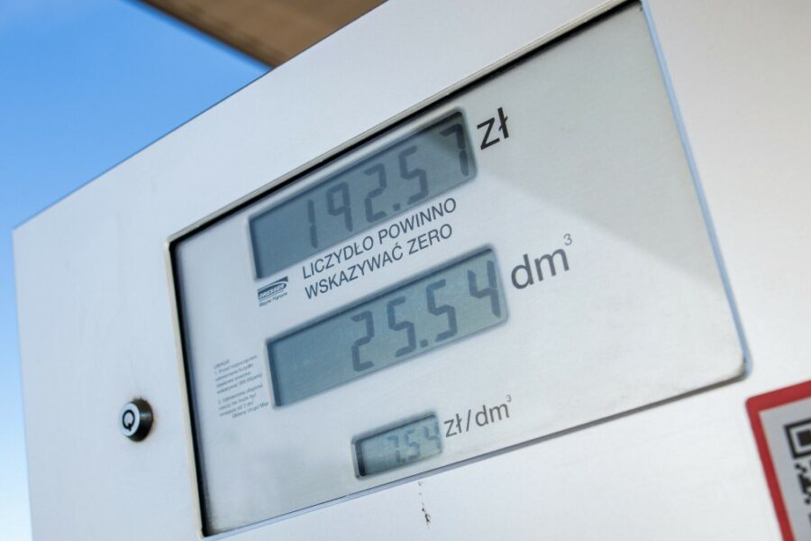 Naujos maksimalios degalų kainos nuo penktadienio: štai kiek mokės vairuotojai