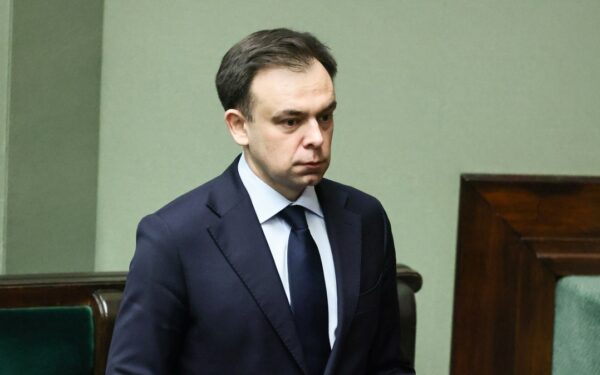 Aukso rezervai ar ES lėšos – kaip Lenkija finansuos 43 mlrd. Eur gynybos planą?