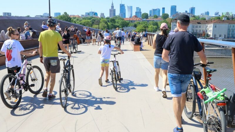 Tyrimas: 80 proc. lenkų mina dviratį, didmiesčiuose tai tampa pagrindiniu transportu