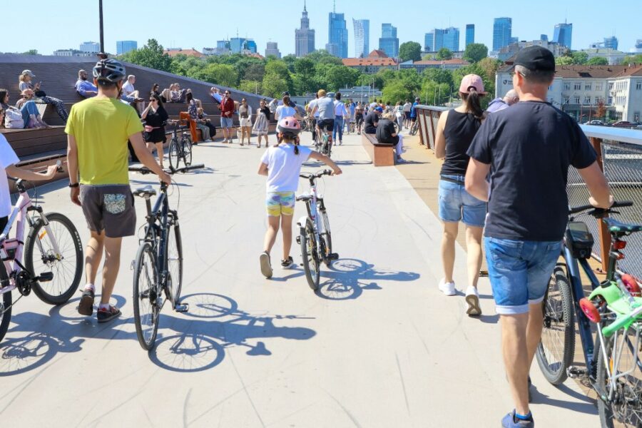 Tyrimas: 80 proc. lenkų mina dviratį, didmiesčiuose tai tampa pagrindiniu transportu