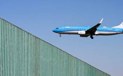„KLM” mažina skrydžių skaičių, „ACI Europe” įspėja apie aviacinių degalų badą