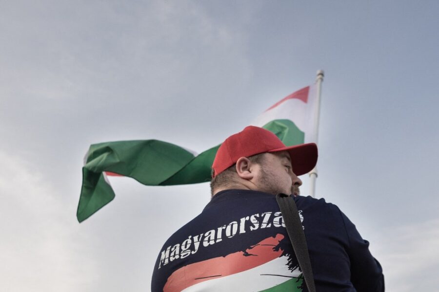 Vengrijos vėliava ir šalies gyventojas