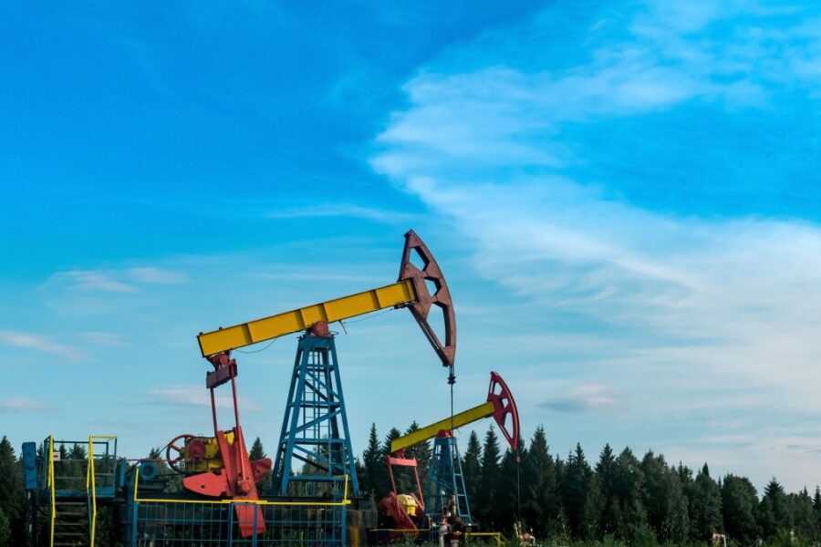 Smogta į skaudžiausią vietą: Rusijos naftos sektorius braška, bet yra viena išeitis