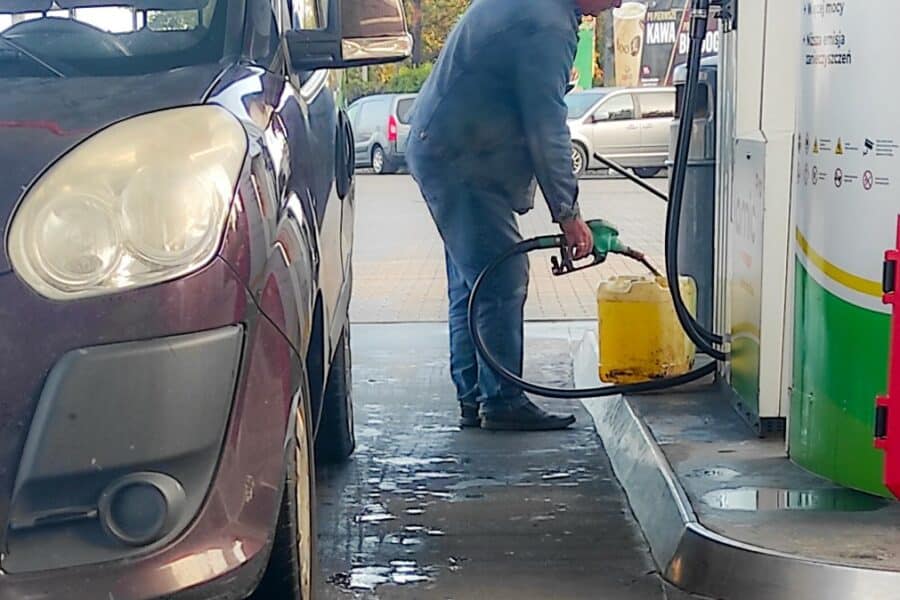 Degalų brangimas smogia ūkiams: Energetikos ministerija atsakė, ko tikėtis