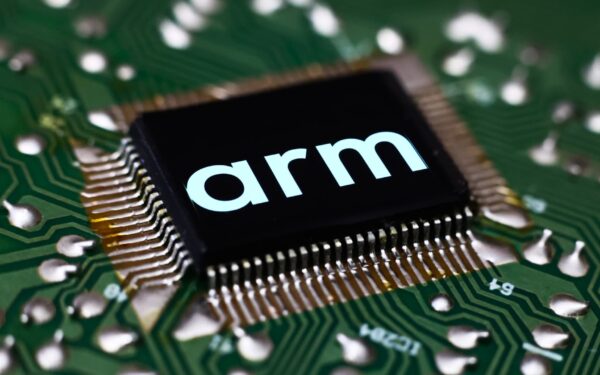 Jimas Crameris įspėja apie DI akcijų perkaitimą: situacija primena 2000-uosius