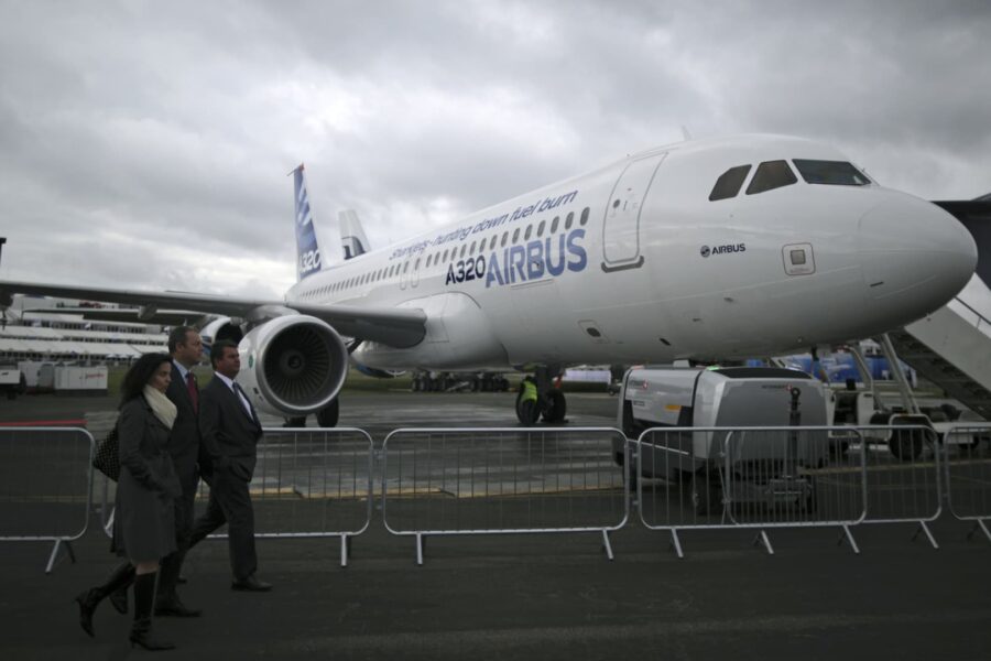 Tiekimo grandinių krizė: „Airbus“ pelnas smuko perpus, bet užsakymų skaičius viršija 9 000 orlaivių