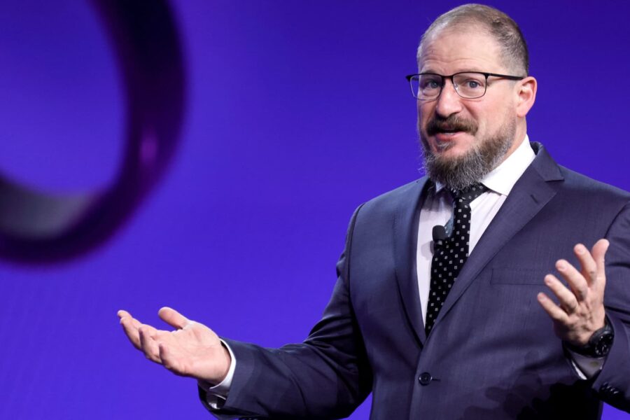 „Qualcomm“ meta iššūkį „Nvidia“ dominavimui – ar pavyks įsitvirtinti duomenų centruose?