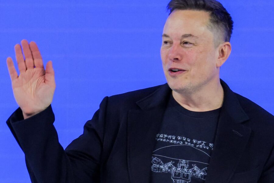 Po Musko skambučio Crameris ragina pirkti „Tesla“: investuotojai išgirdo tai, ko nesitikėjo