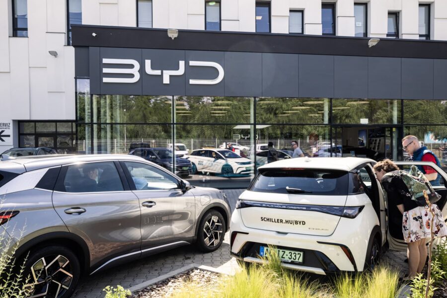 BYD susiduria su rimtai iššūkiais – pardavimai smunka jau 8 mėnesį iš eilės