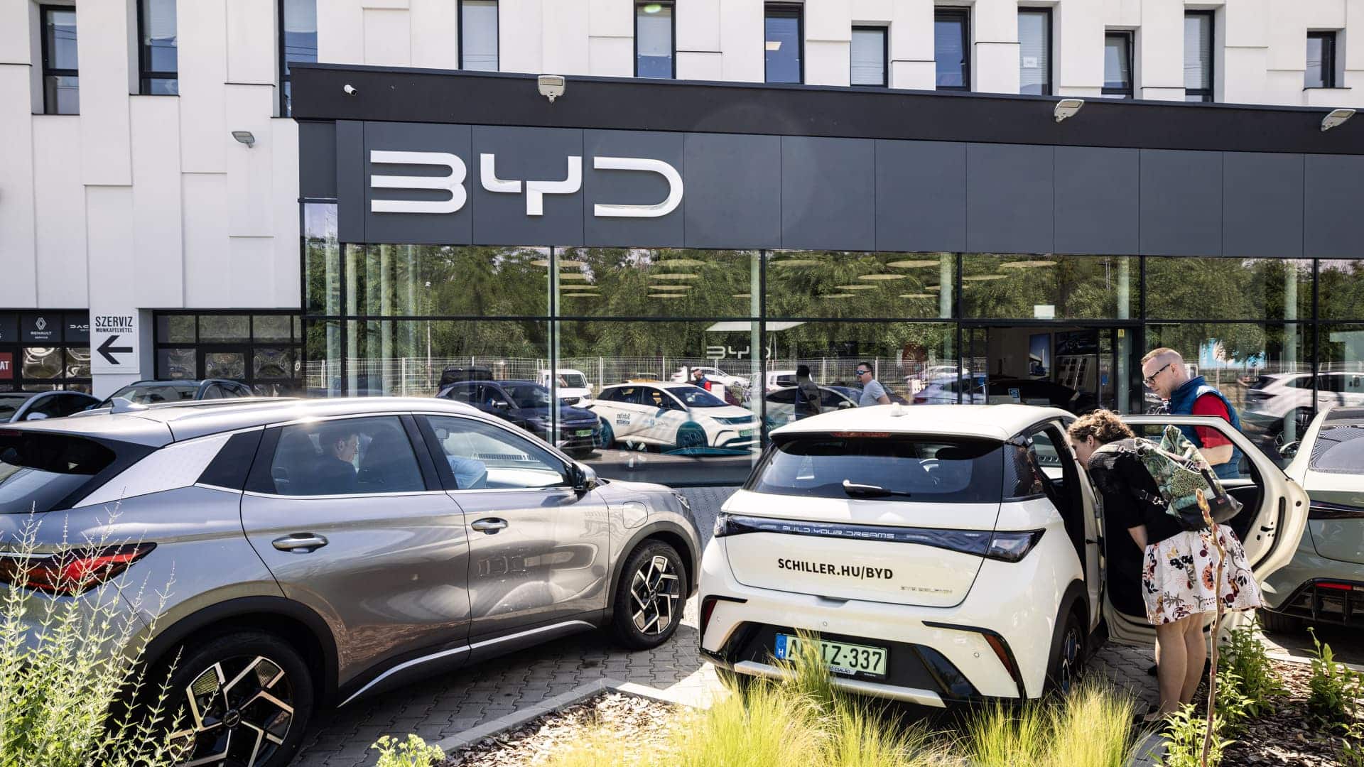 BYD susiduria su rimtai iššūkiais – pardavimai smunka jau 8 mėnesį iš eilės