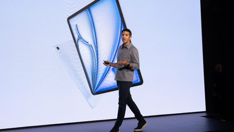 „Apple“ keičia vadovą: ką naujasis CEO Johnas Ternusas gali pakeisti DI ir gamyboje?