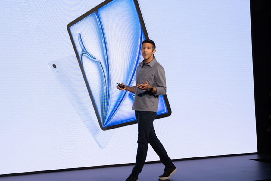 „Apple“ keičia vadovą: ką naujasis CEO Johnas Ternusas gali pakeisti DI ir gamyboje?