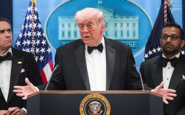 Incidentas Vašingtone, Powello byla ir technologijų ginčai: investuotojų dėmesys krypsta į rizikas