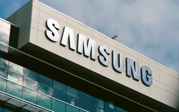 „Samsung“ pelnas kilo 750 proc. – DI atminties lustų paklausa viršijo visus lūkesčius